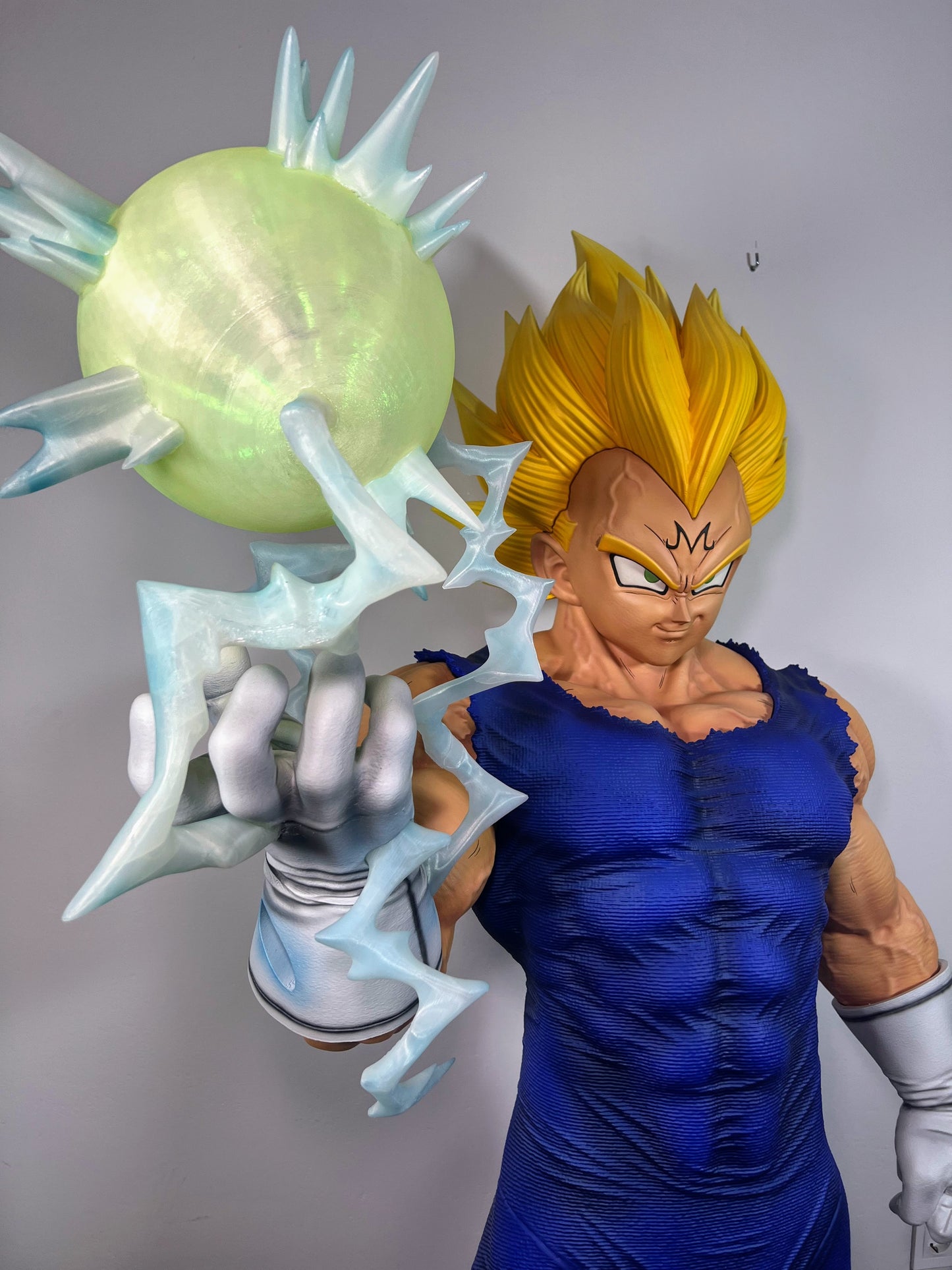 Majin Vegeta con luz - Real Size