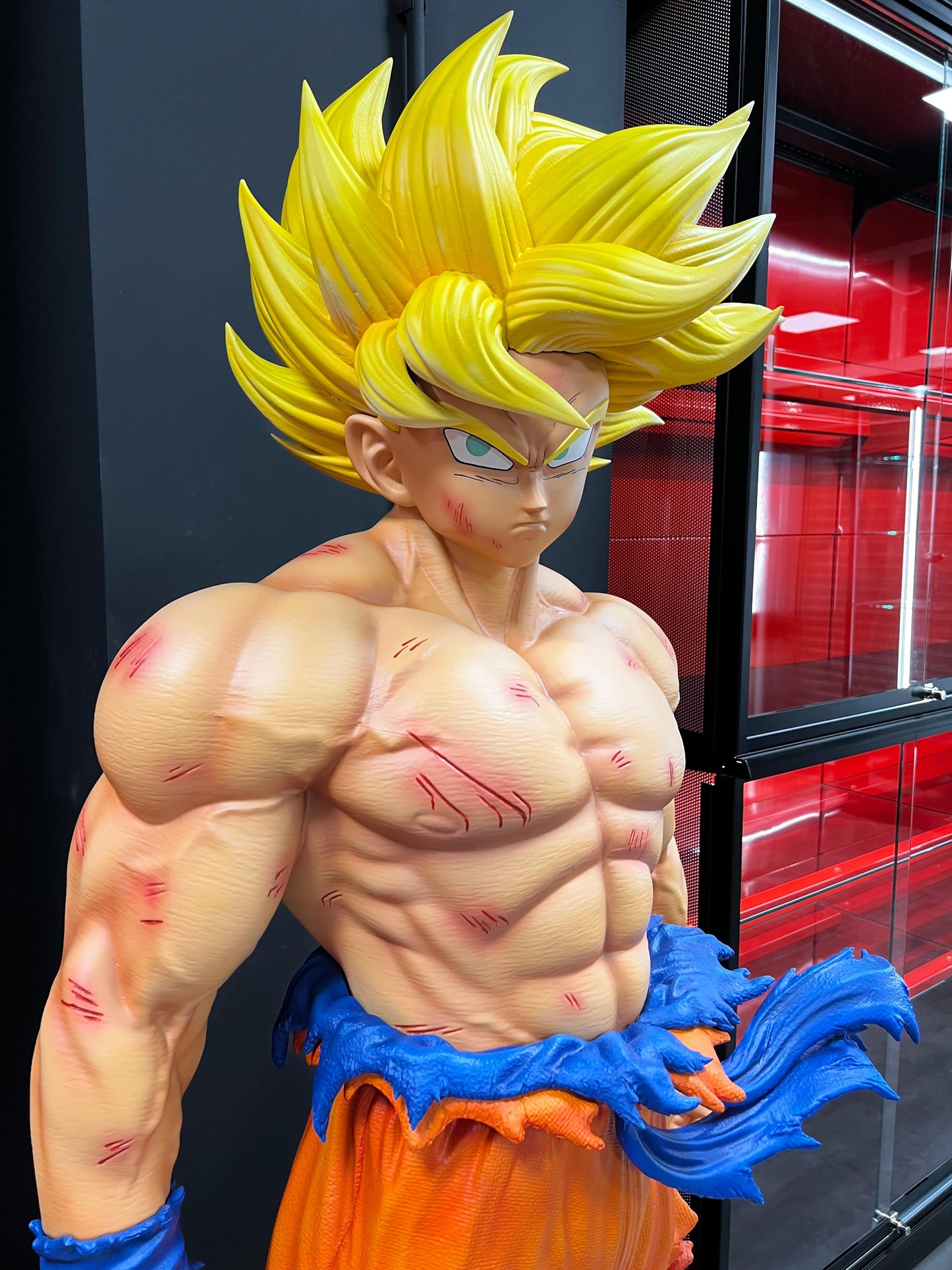 Figura Goku namek a tamaño real.