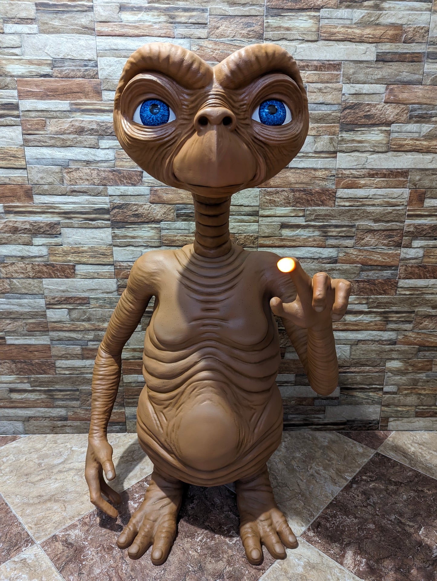 Figura E.T el extraterrestre a tamaño real.