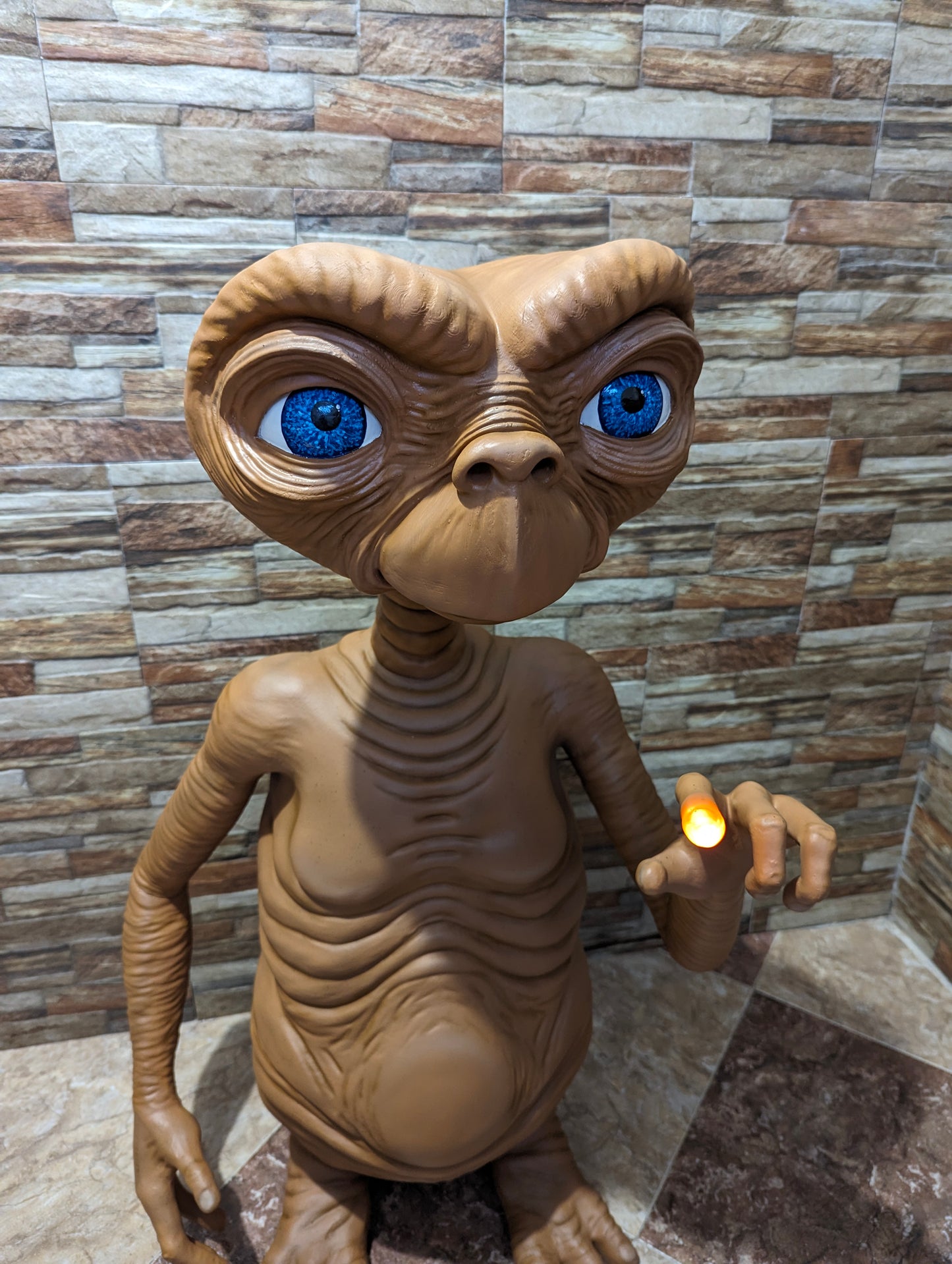 Figura E.T el extraterrestre a tamaño real.