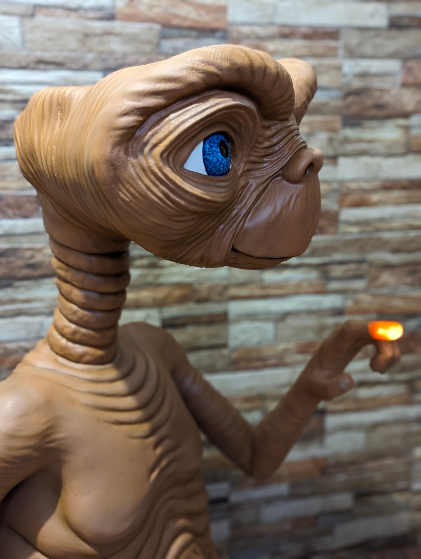 Figura E.T el extraterrestre a tamaño real.