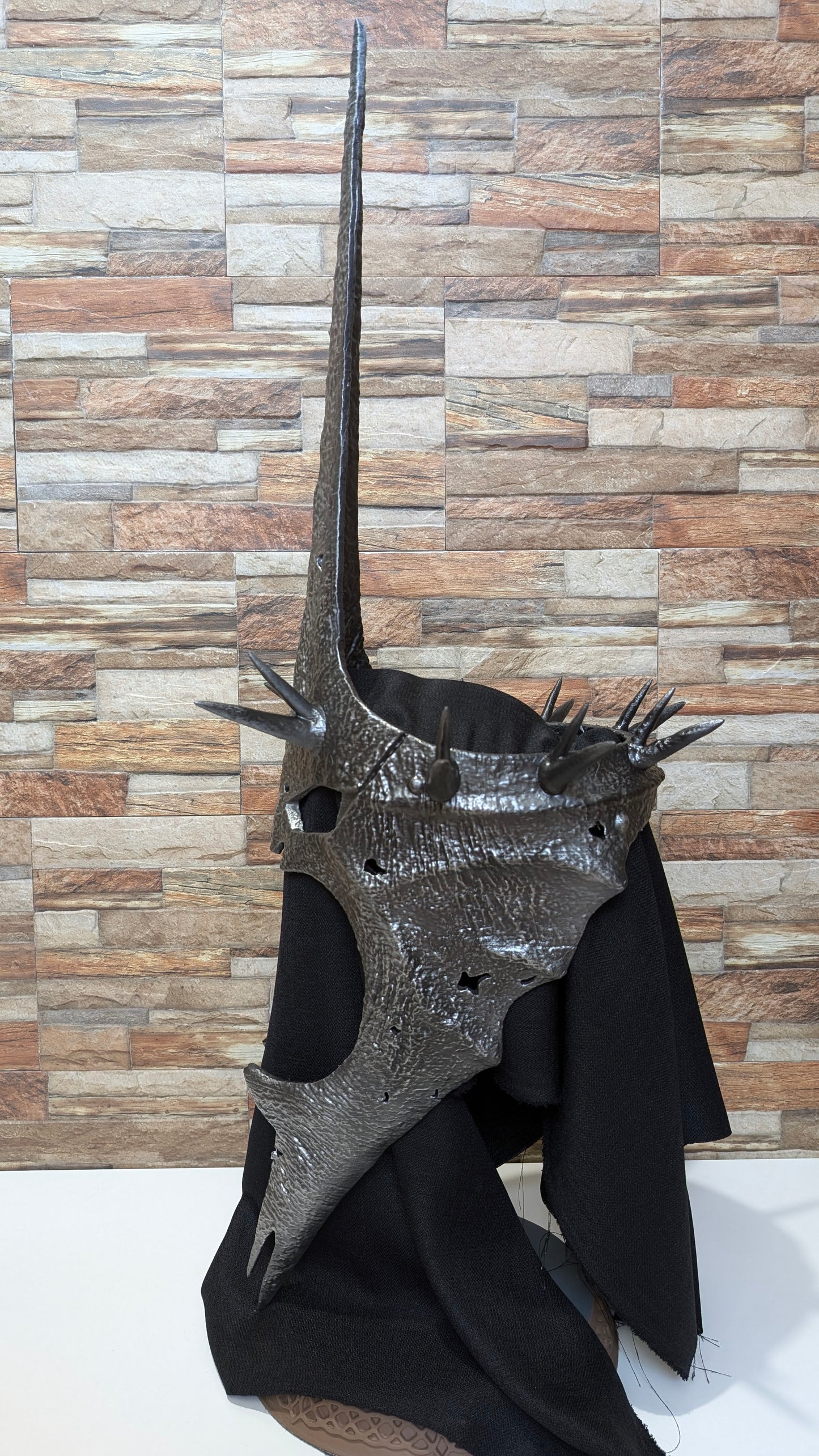 Casco Angmar a tamaño real.